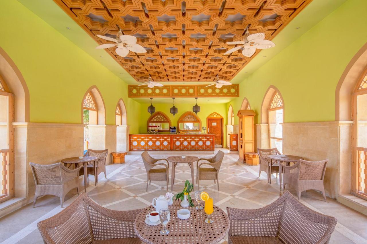 Hotel Grand Waterworld Makadi Family Star - Couples And Families Only à Hurghada Extérieur photo The restaurant at the hotel