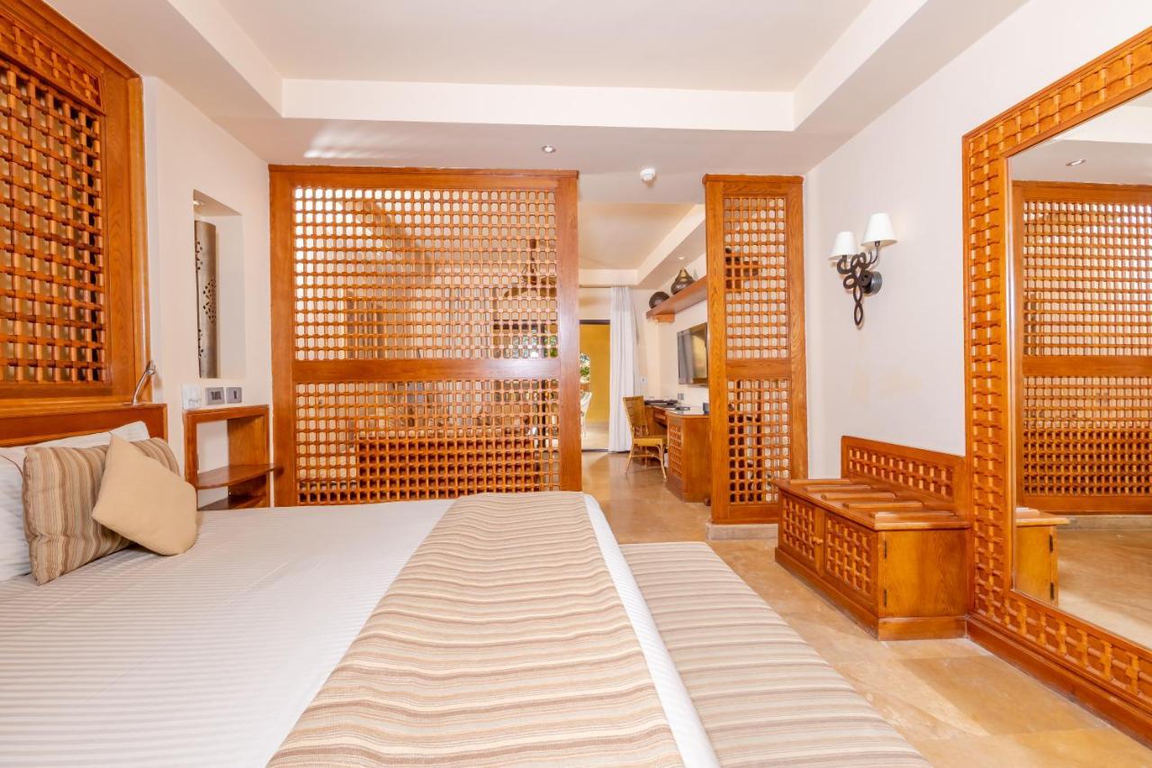 Hotel Grand Waterworld Makadi Family Star - Couples And Families Only à Hurghada Extérieur photo A room at the hotel