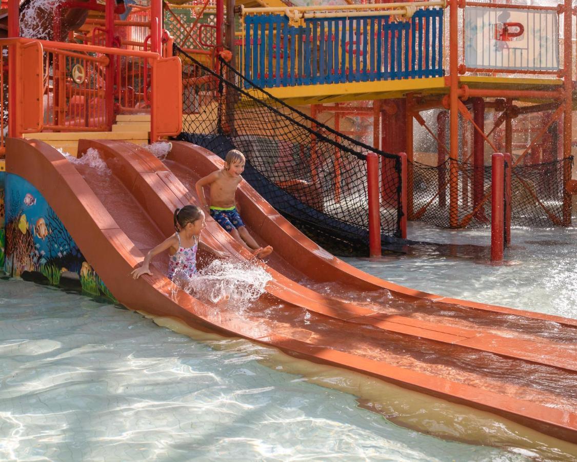 Hotel Grand Waterworld Makadi Family Star - Couples And Families Only à Hurghada Extérieur photo The water park at the Great Wolf Lodge in Grand Opening 2006